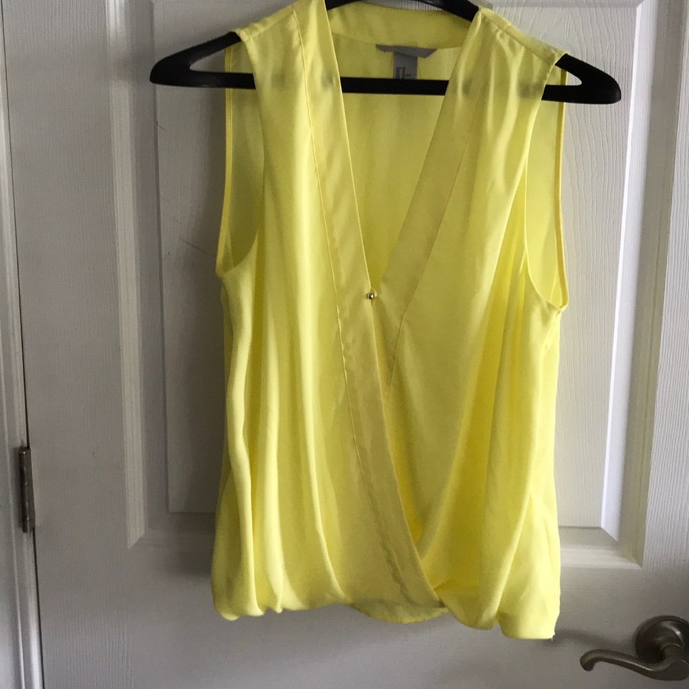 H&M yellow sleeveless chiffon like top